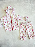 Conjunto plush campera con orejitas y pantalón