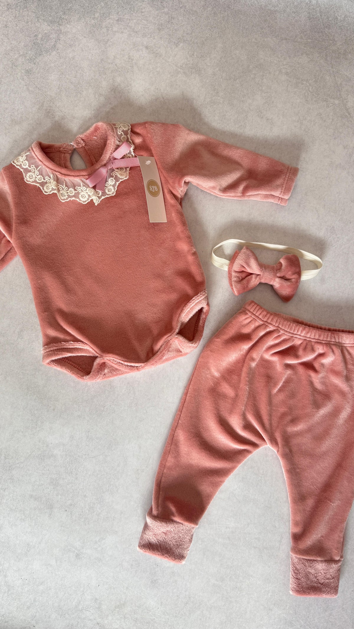 CONJUNTO BODY, PANTALÓN Y VINCHA