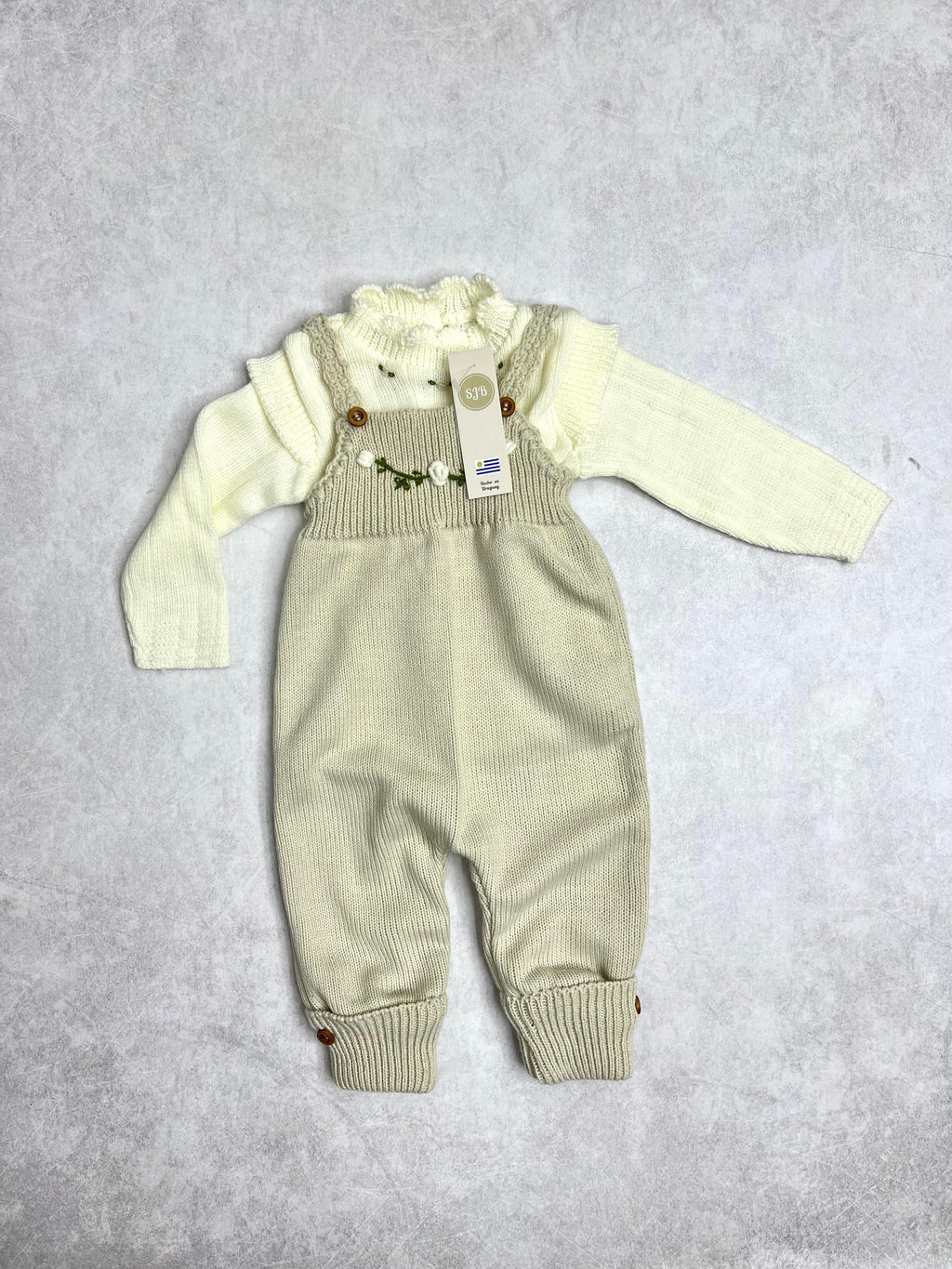 CONJUNTO ENTERITO TEJIDO FLORES
