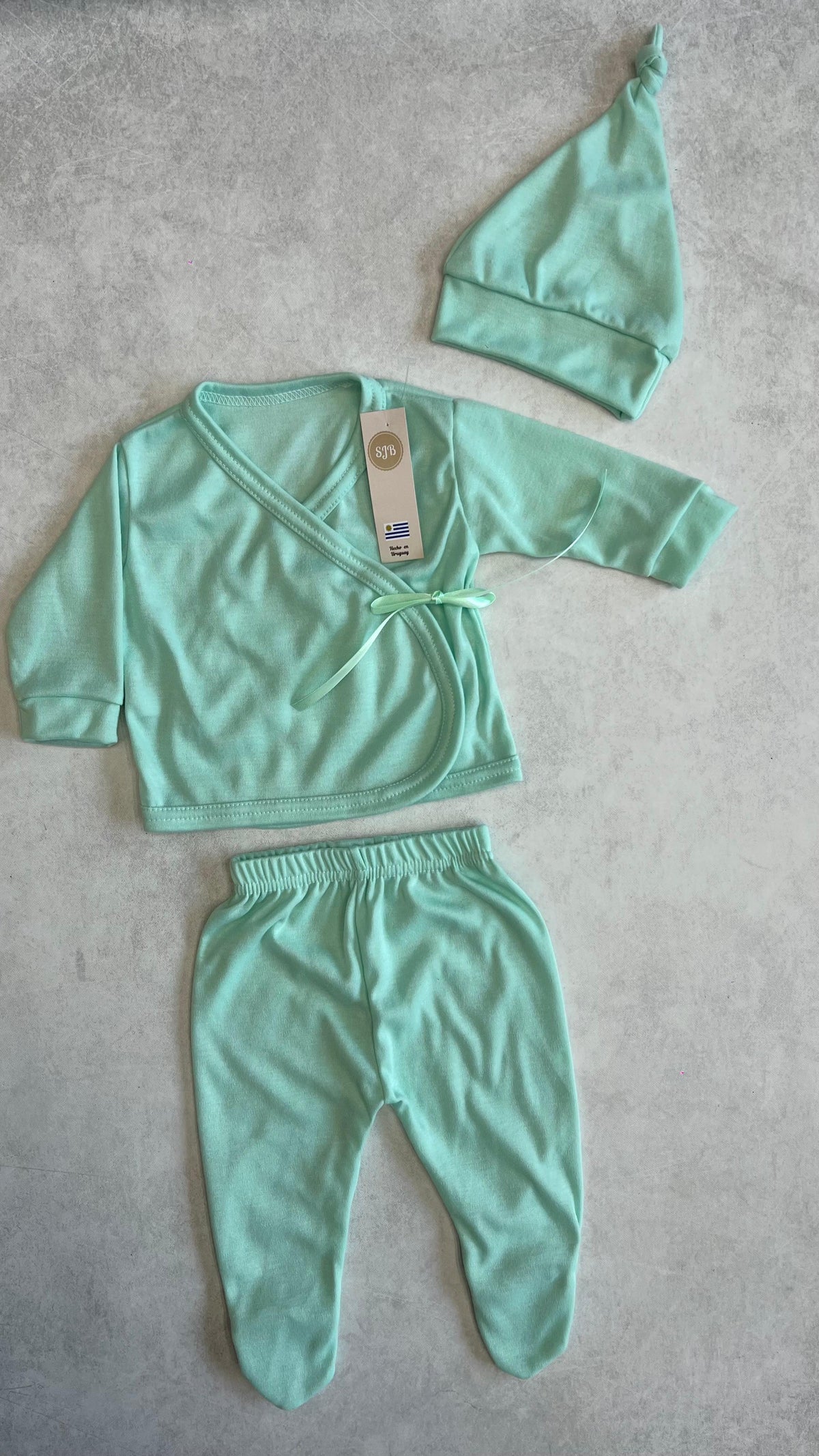 CONJUNTO BATA CRUZADA, PELELE Y GORRITA