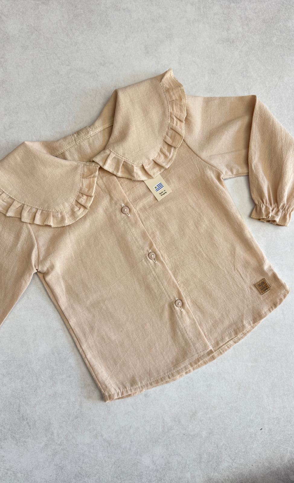 CAMISA CON CUELLO Y VOLADITOS