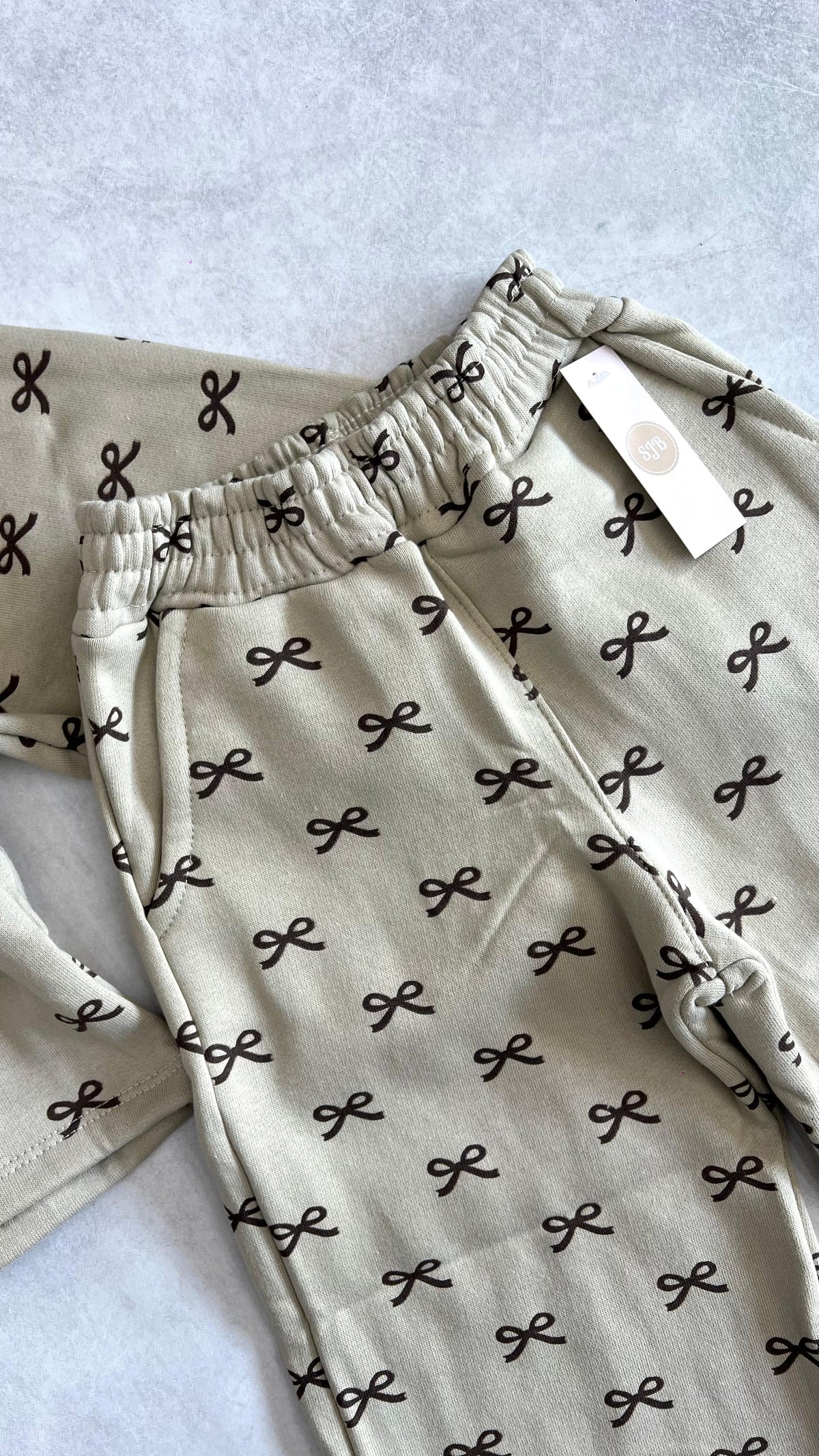 CONJUNTO ESTAMPADO MOÑAS