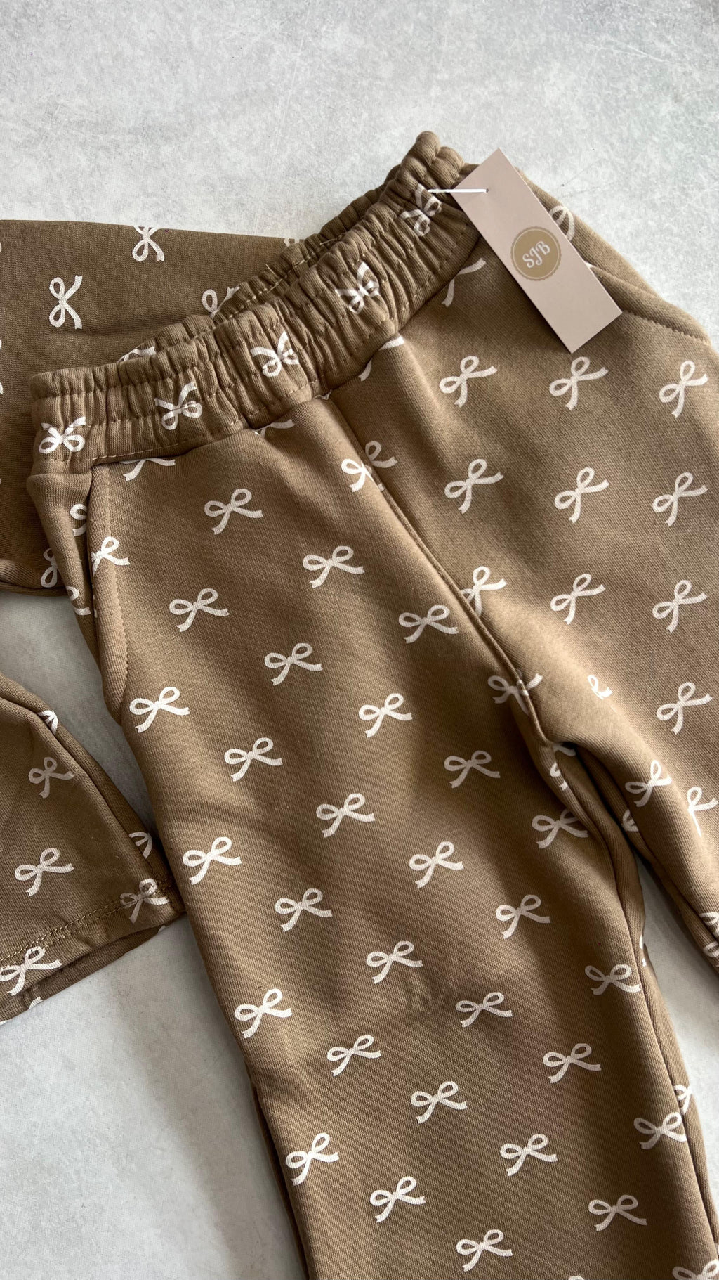 CONJUNTO ESTAMPADO MOÑAS