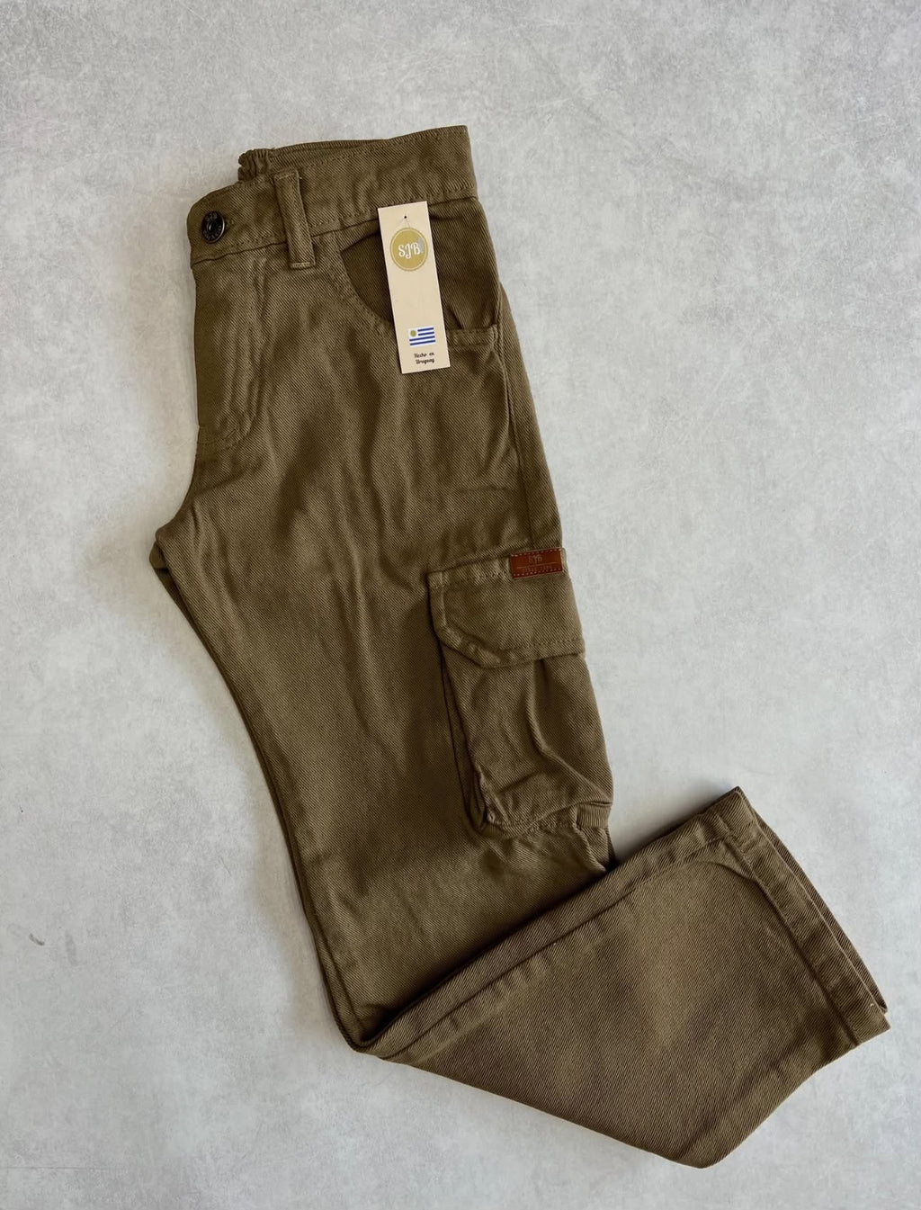 PANTALÓN CARGO DE GABARDINA