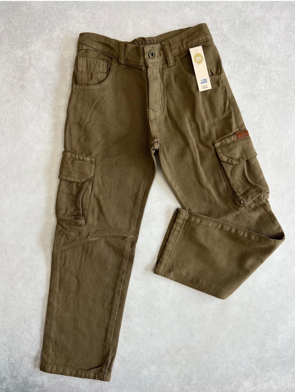 PANTALÓN CARGO DE GABARDINA