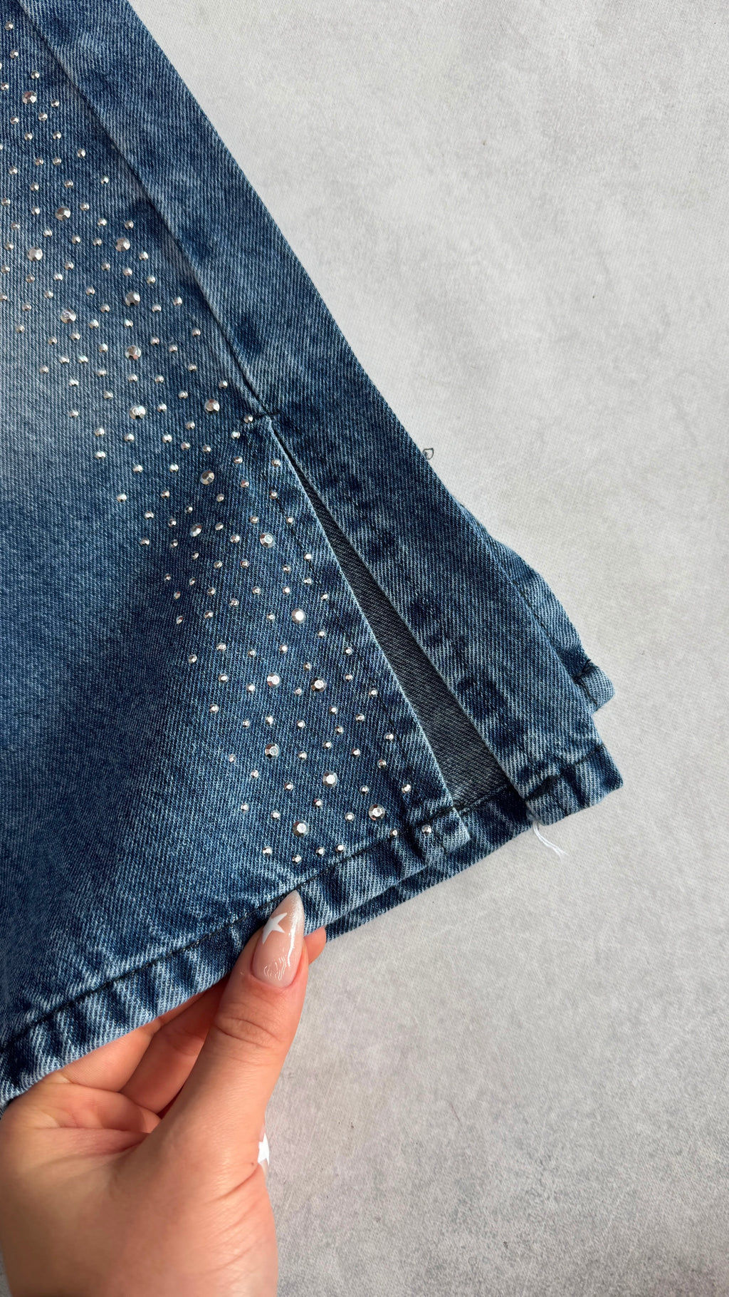 JEAN WIDE LEG BRILLOS CON TAJO