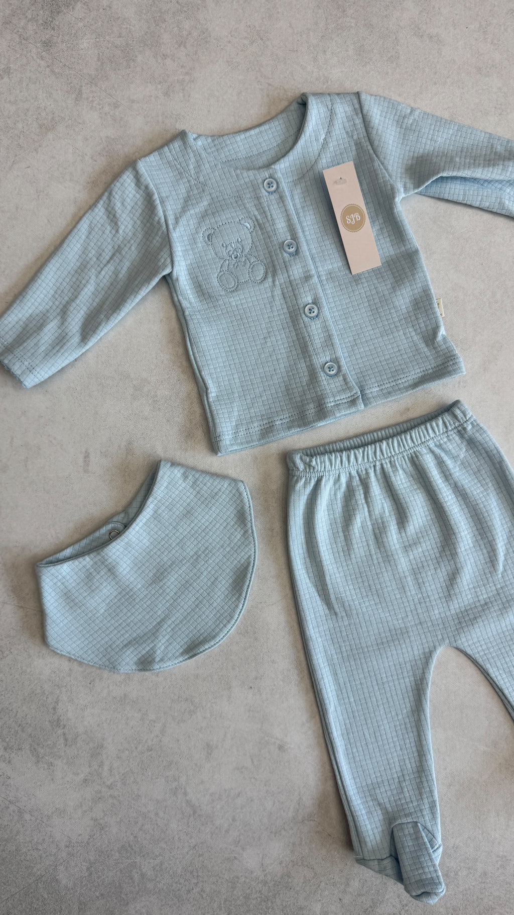 CONJUNTO 3 PIEZAS BATA, PELELE Y BABERO BANDANA