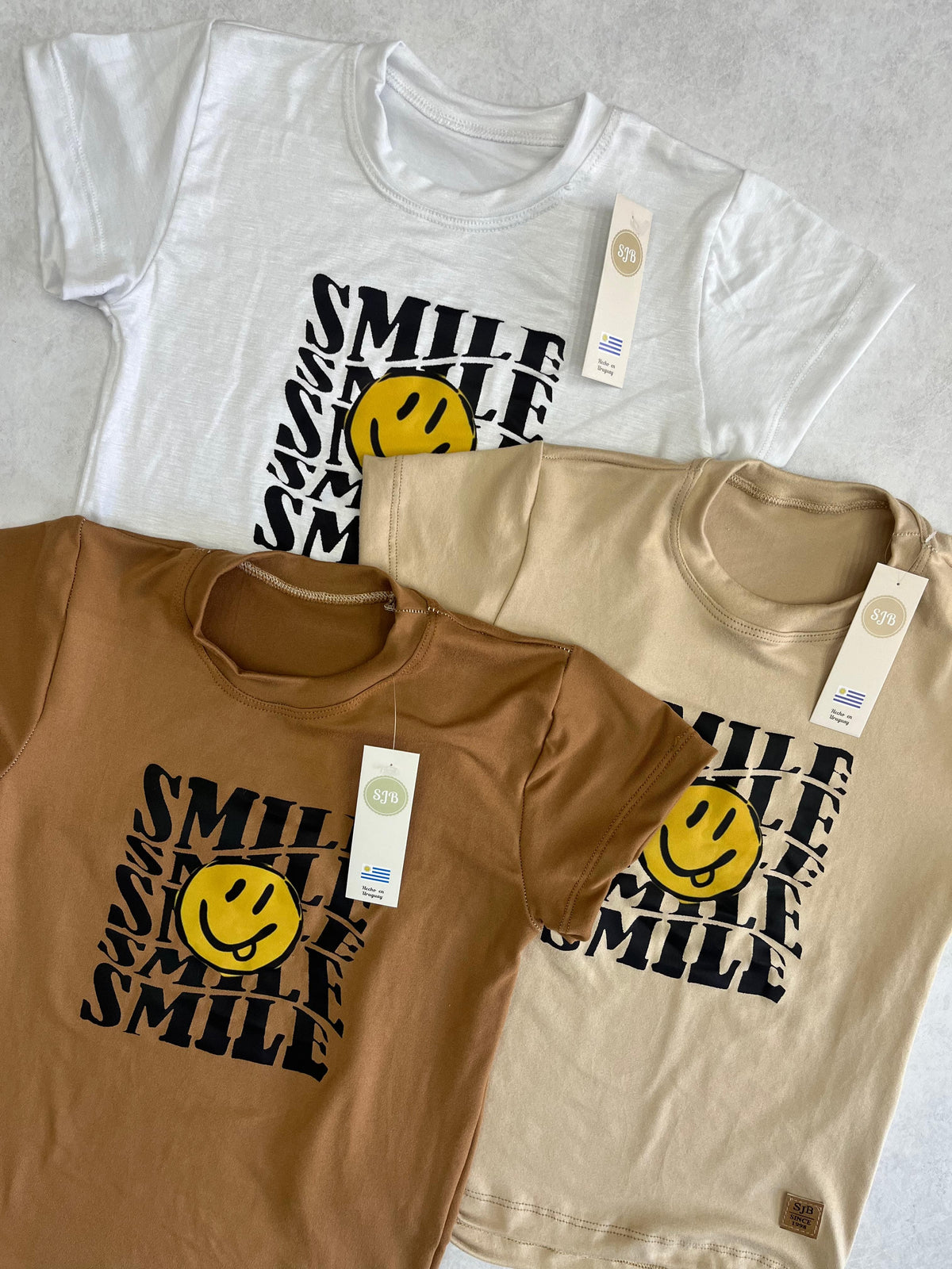 REMERA SMILE MANGA CORTA