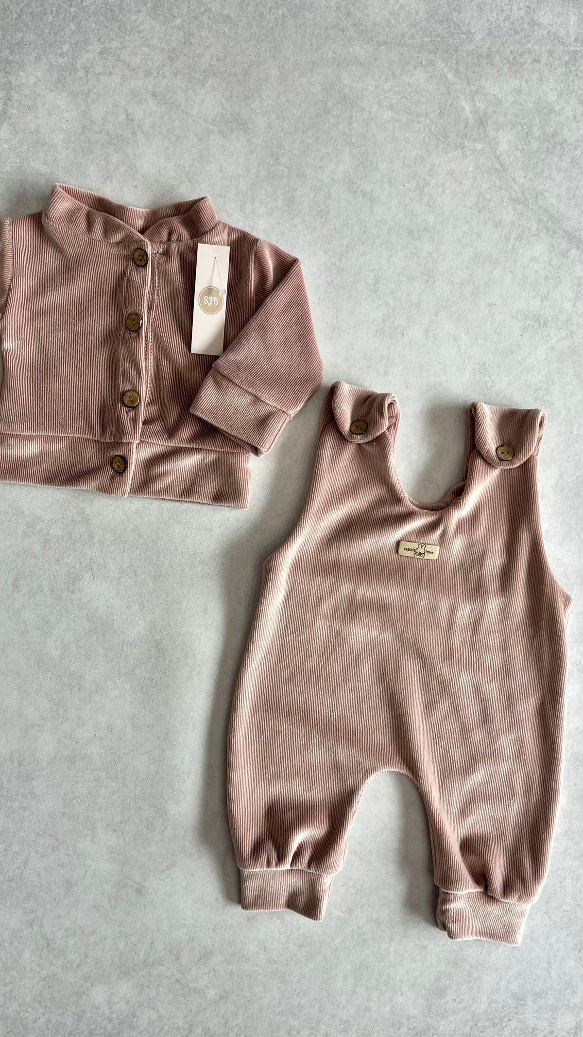 CONJUNTO ENTERITO Y CAMPERA