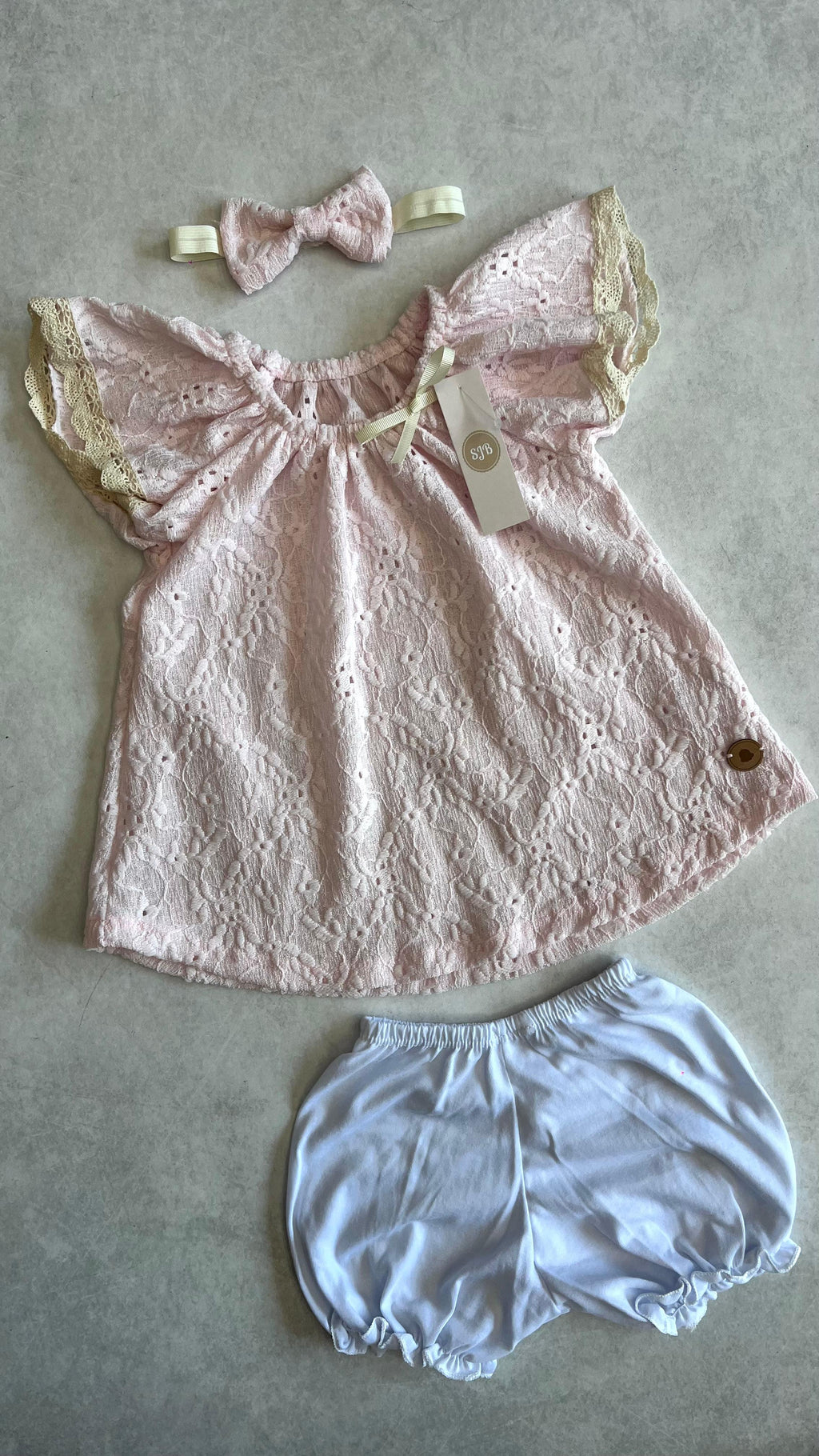 CONJUNTO ENCAJE BLUSA, SHORT Y VINCHA