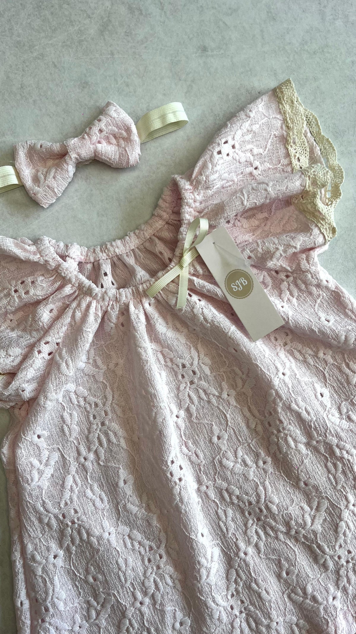 CONJUNTO ENCAJE BLUSA, SHORT Y VINCHA