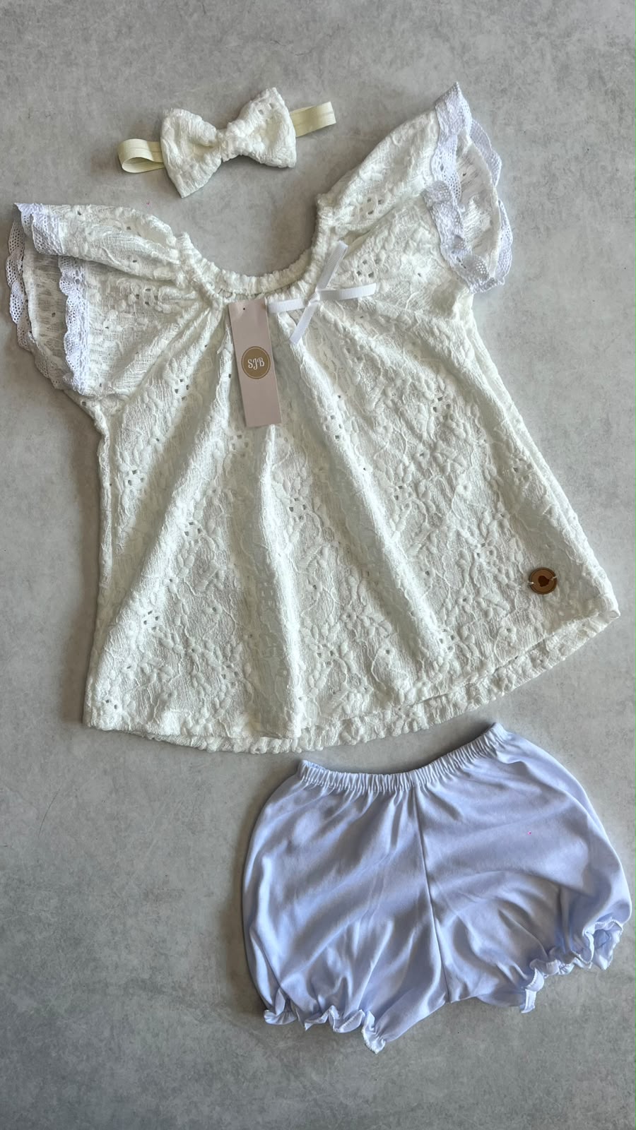 CONJUNTO ENCAJE BLUSA, SHORT Y VINCHA