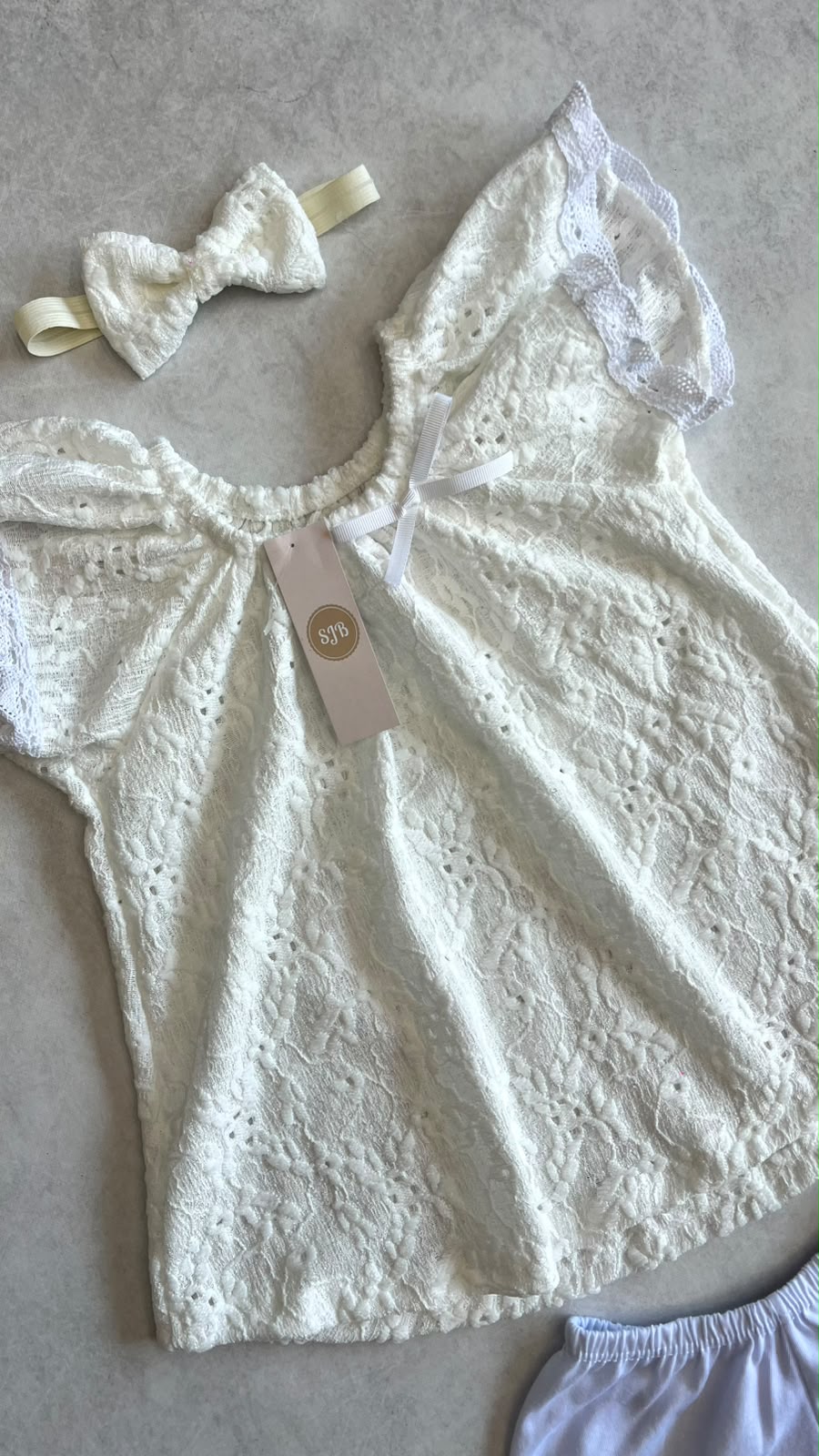 CONJUNTO ENCAJE BLUSA, SHORT Y VINCHA