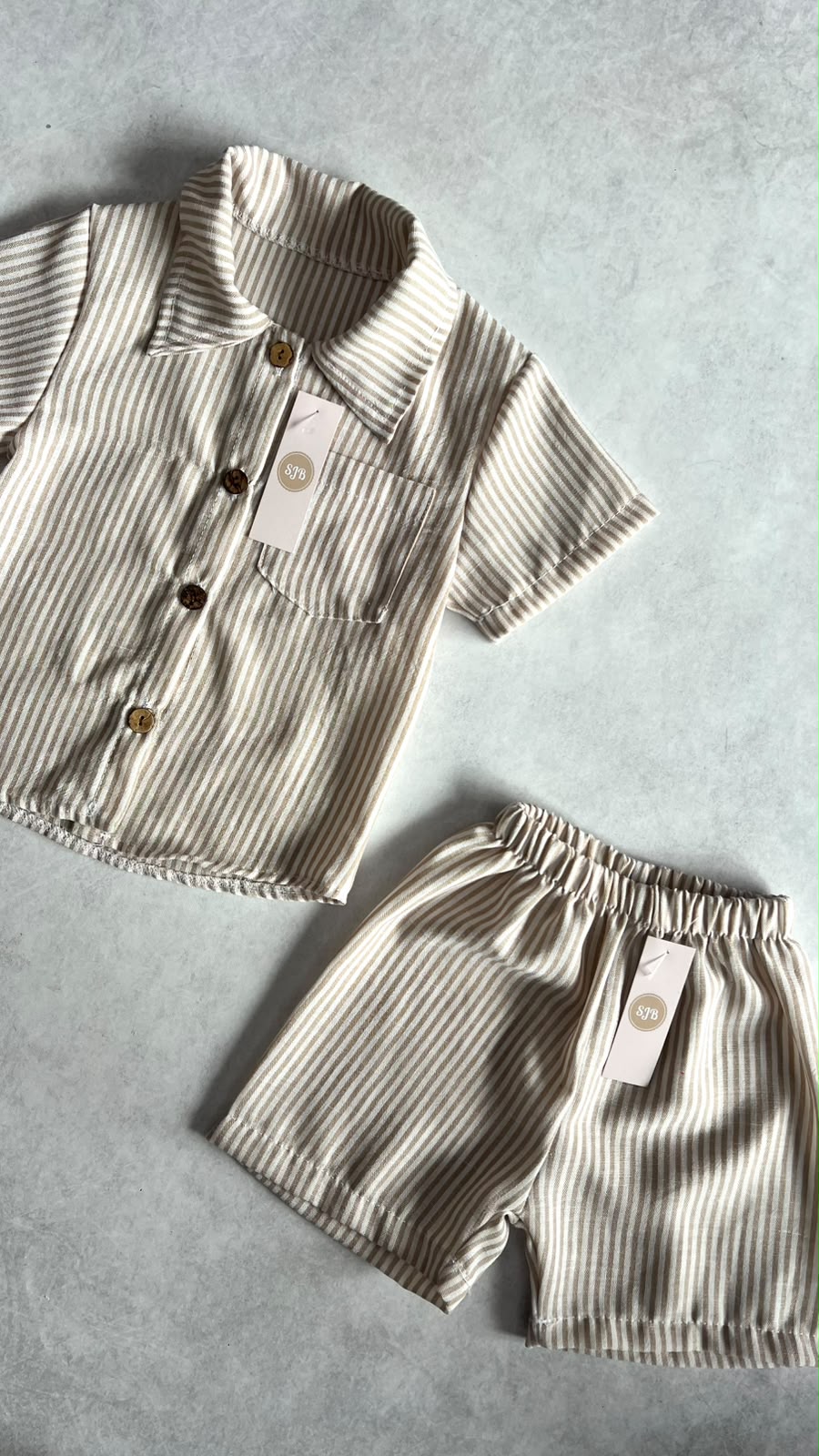 CONJUNTO RAYAS CAMISA Y SHORT
