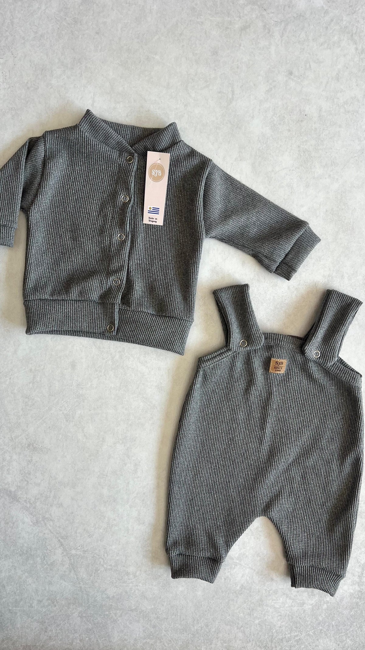 CONJUNTO ENTERITO Y SAQUITO